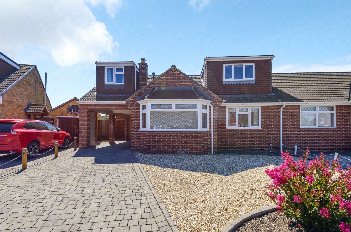 5 bed bungalow for sale in Barcelona Crescent, Wroughton, Wiltshire SN4 Zoopla