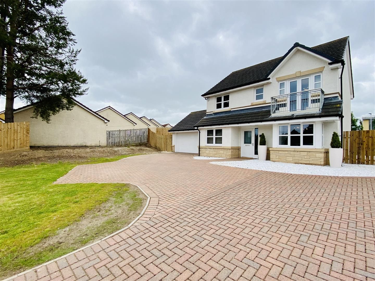 5 bed detached house for sale in Margaretvale Drive, Larkhall ML9 Zoopla
