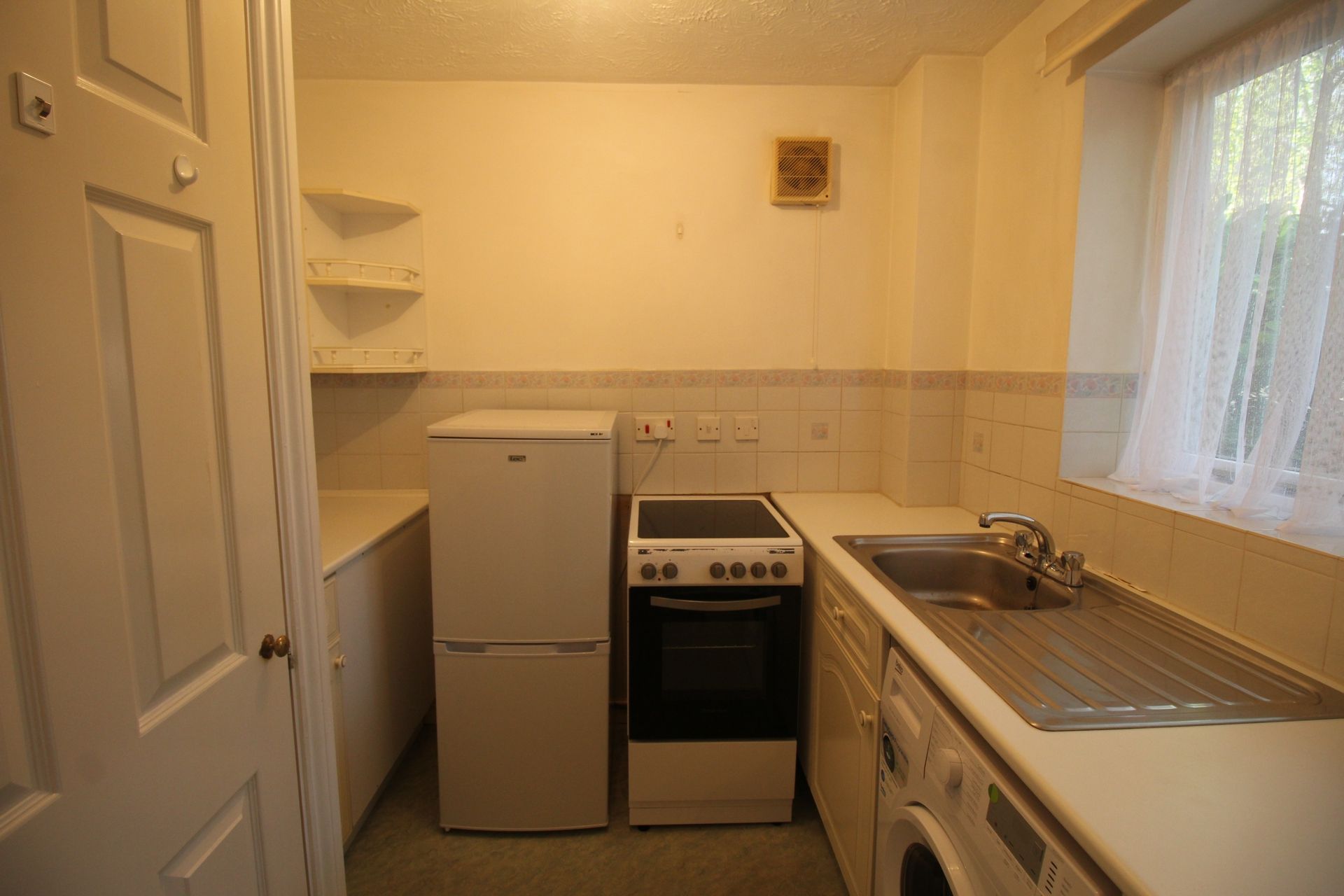 1 bed flat to rent in Centre Drive, Epping CM16 Zoopla
