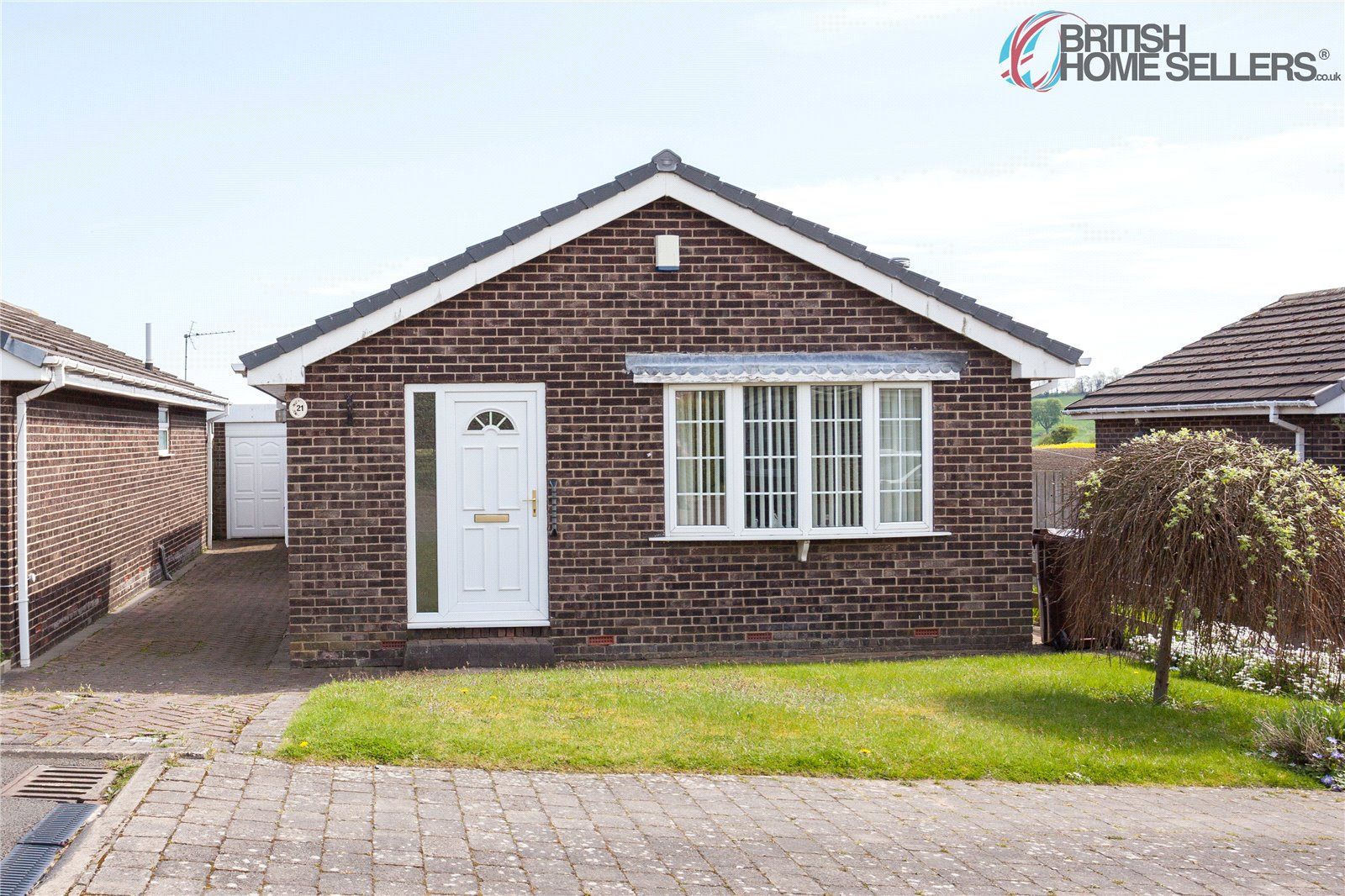 3 bed bungalow for sale in Castlegate Drive, Pontefract, West Yorkshire