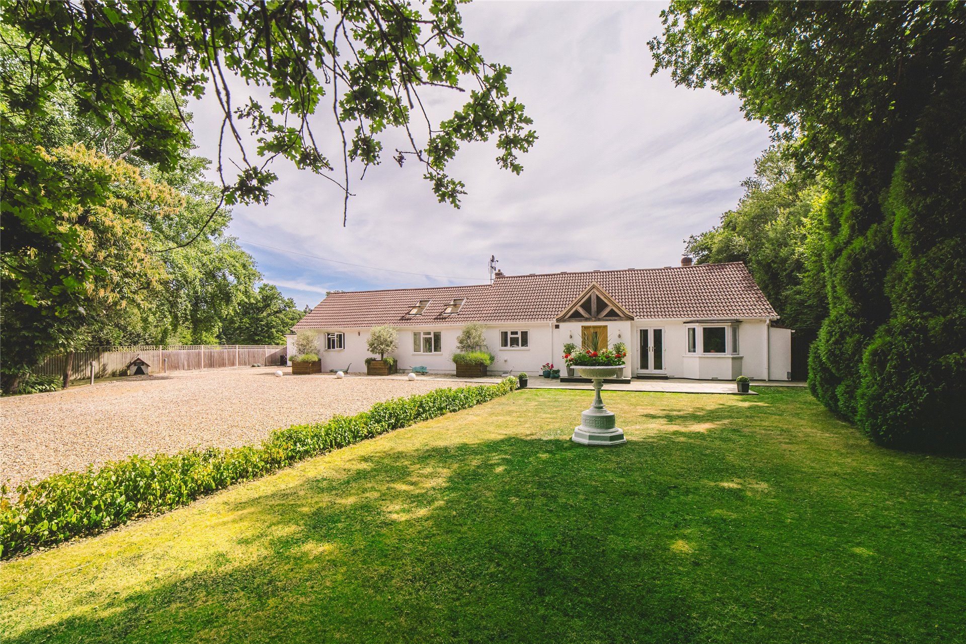 6 bed bungalow for sale in Maidenhead Road, Wokingham, Berkshire RG40