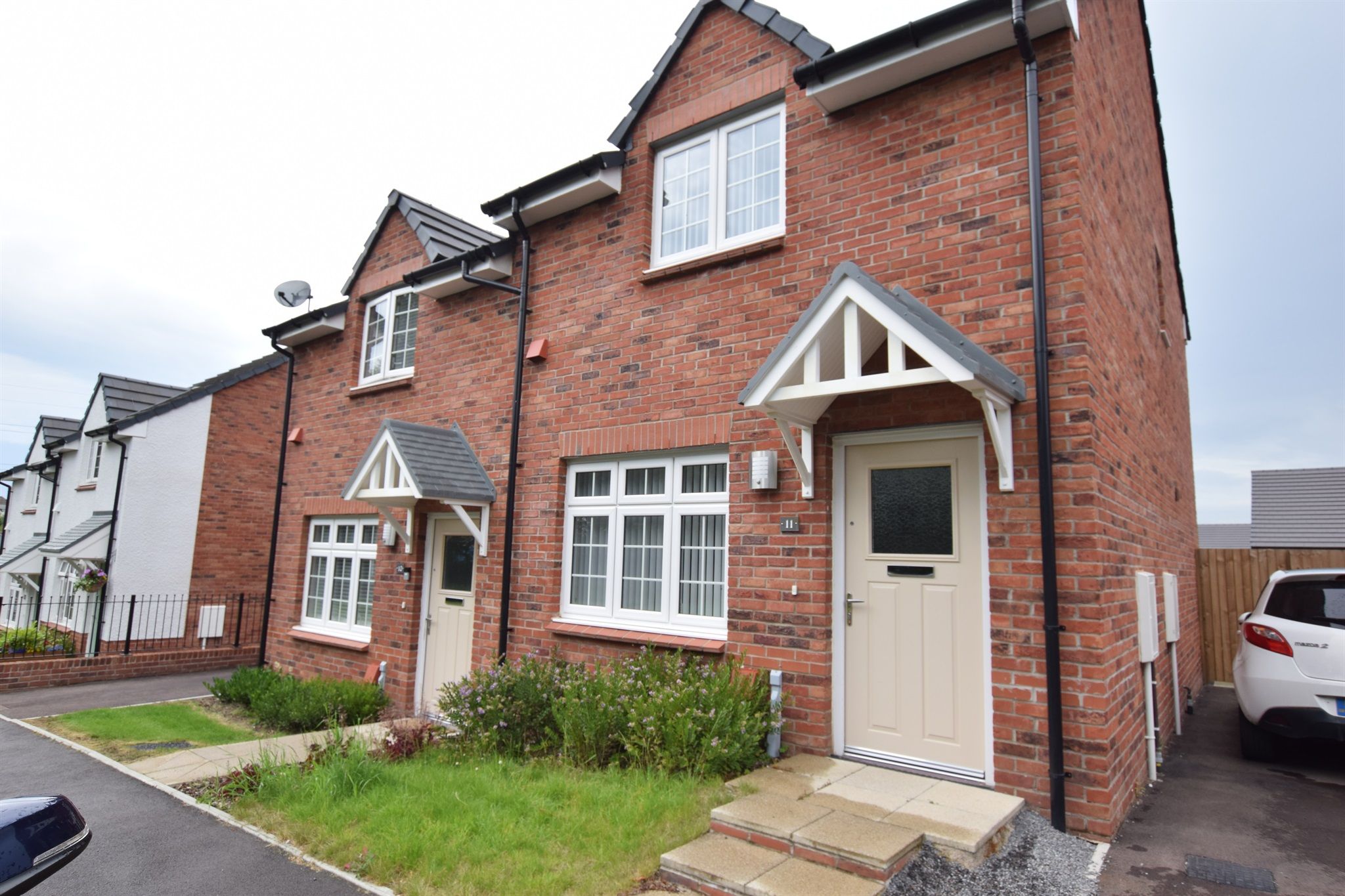2 bed semidetached house for sale in Bryngolwg, Crumlin, Newport NP11 Zoopla