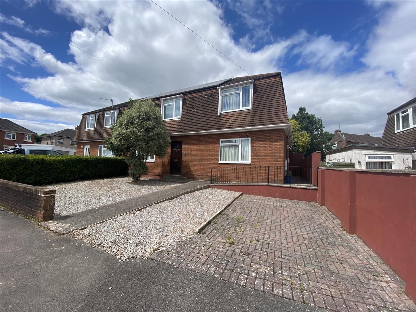 5 bed semidetached house for sale in Marten Road, Bulwark, Chepstow