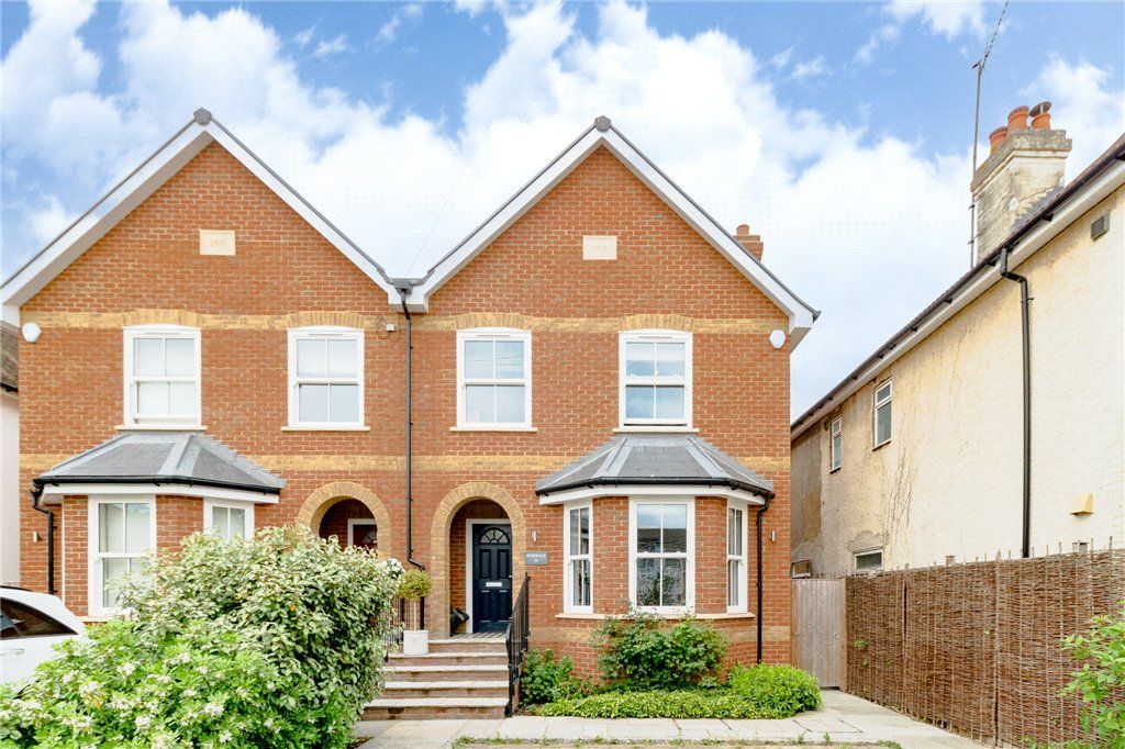 4 bed semidetached house for sale in Albany Road, Old Windsor, Windsor