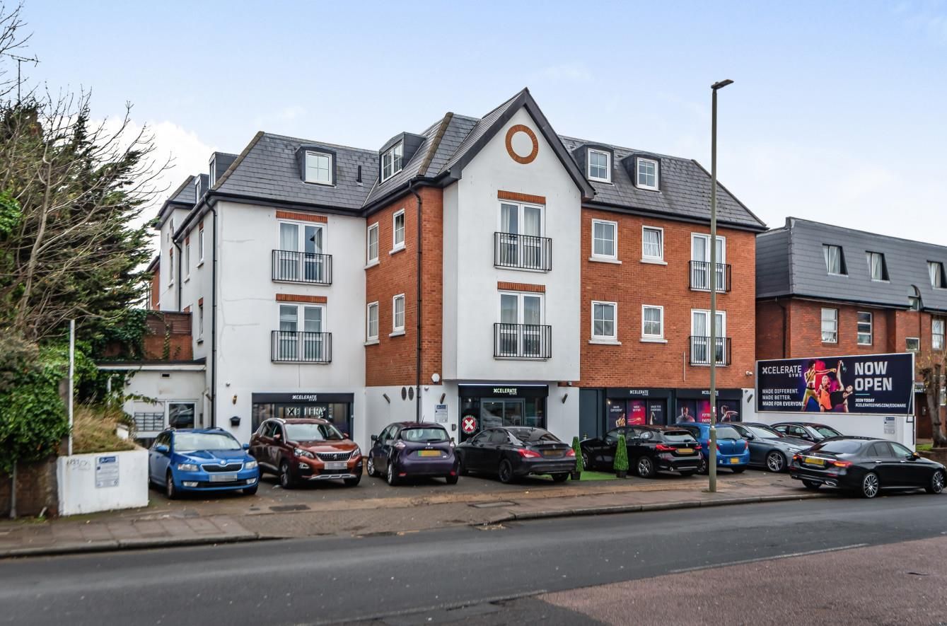 2 bed flat for sale in Burnt Oak Broadway, Edgware HA8 Zoopla