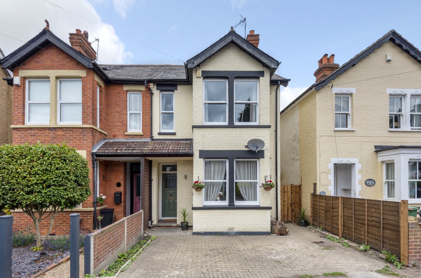 3 bed semidetached house for sale in Gordon Avenue, Camberley, Surrey