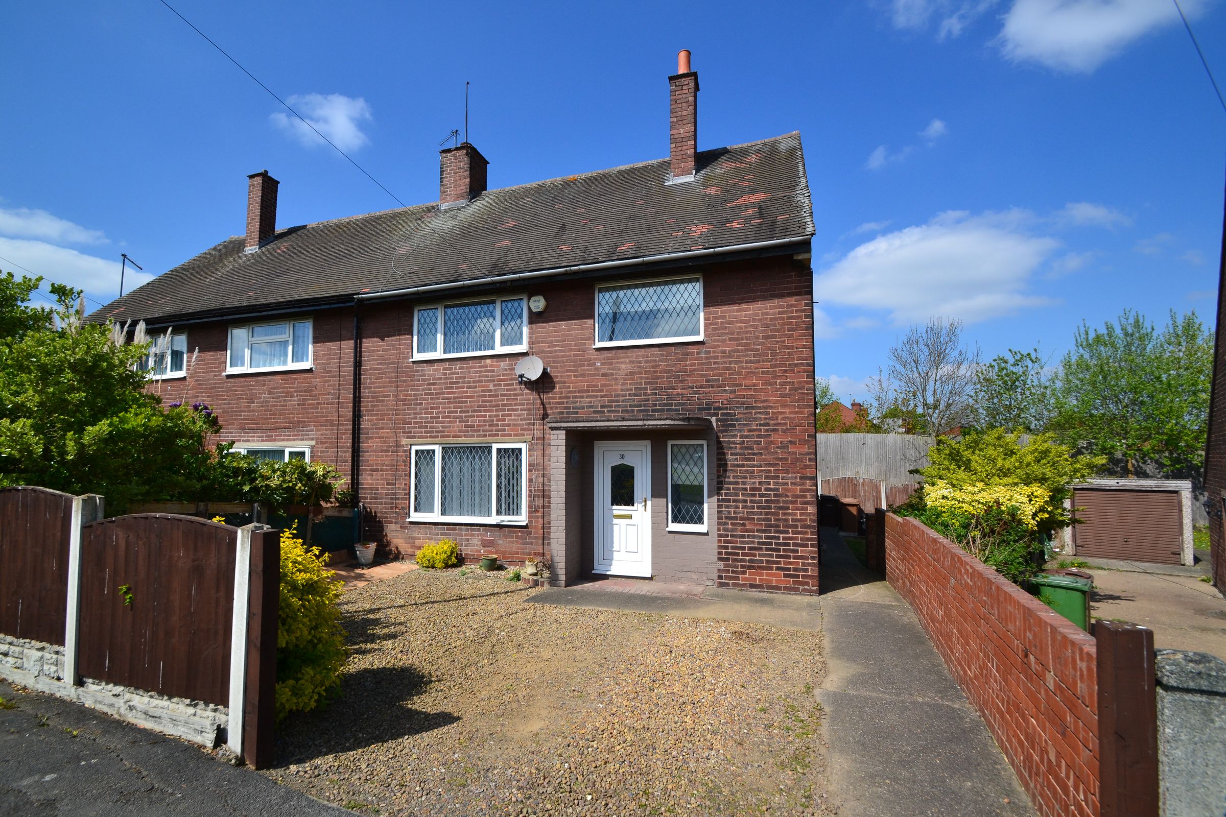 3 bed semidetached house for sale in Grove Drive, South Kirkby