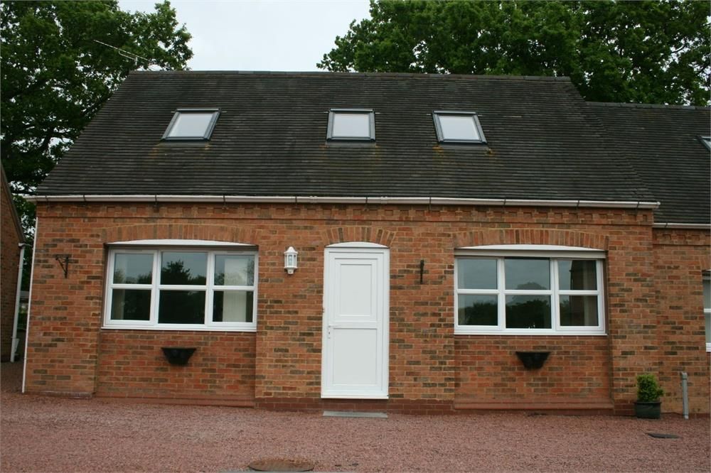 2 bed barn conversion to rent in Hawkes Mill Lane, Allesley, Coventry
