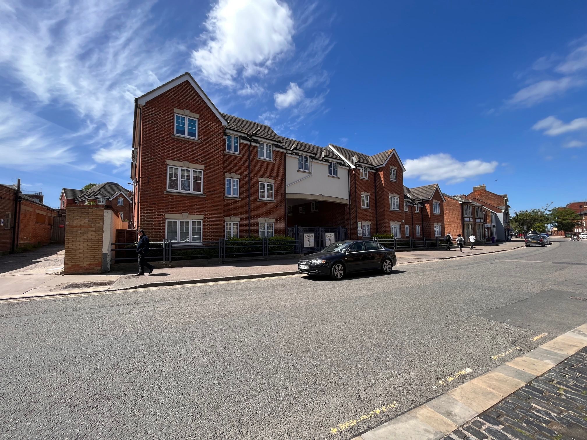 2 bed flat for sale in Buckingham Street, Aylesbury HP20 Zoopla