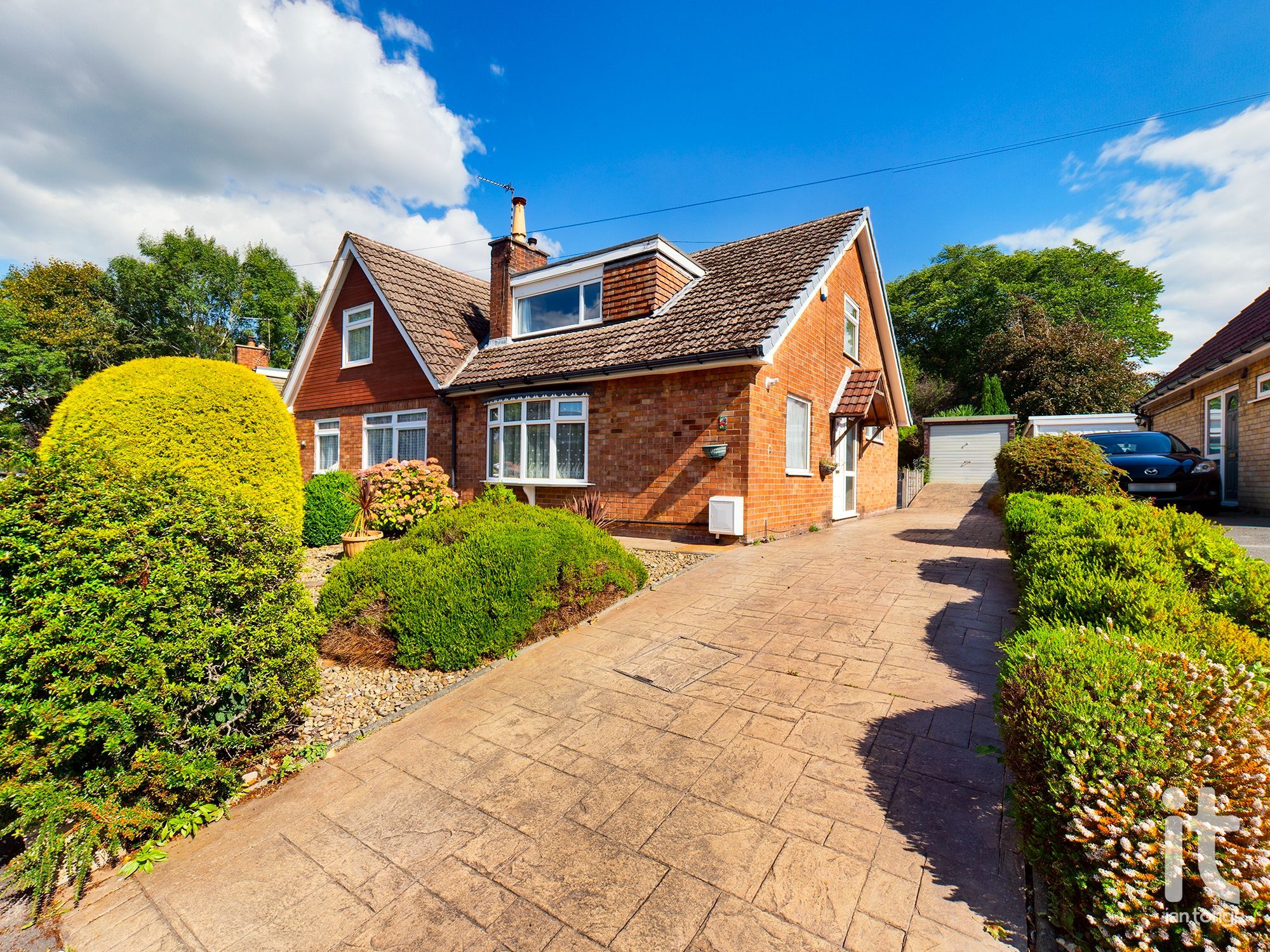 3 bed bungalow for sale in Russell Avenue, High Lane, Stockport SK6