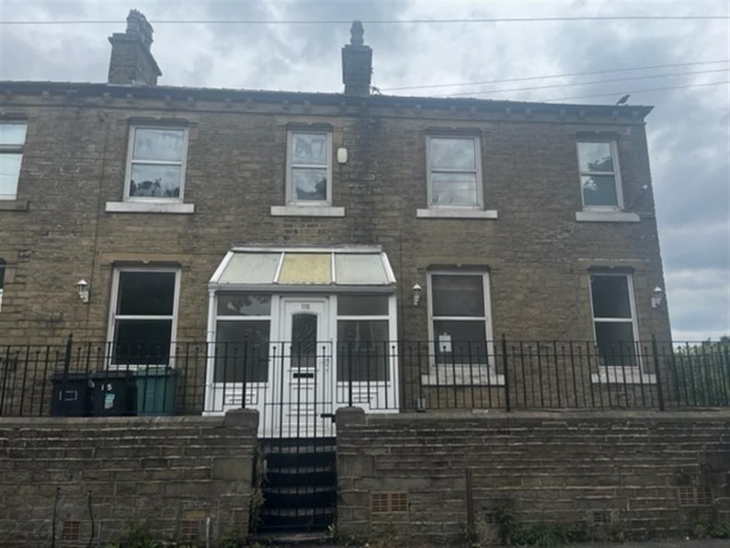 5 bed end terrace house for sale in Moor End Road, Lockwood