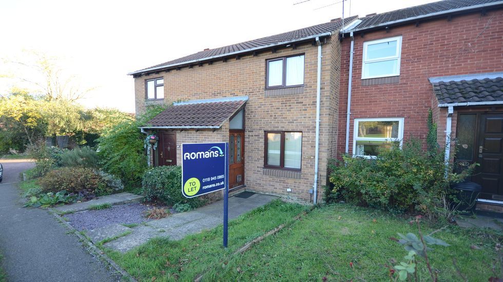 2 bed terraced house to rent in Way, Lower Earley, Reading