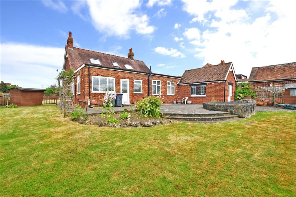 3 bed bungalow for sale in Birling Road, Snodland, Kent ME6 Zoopla
