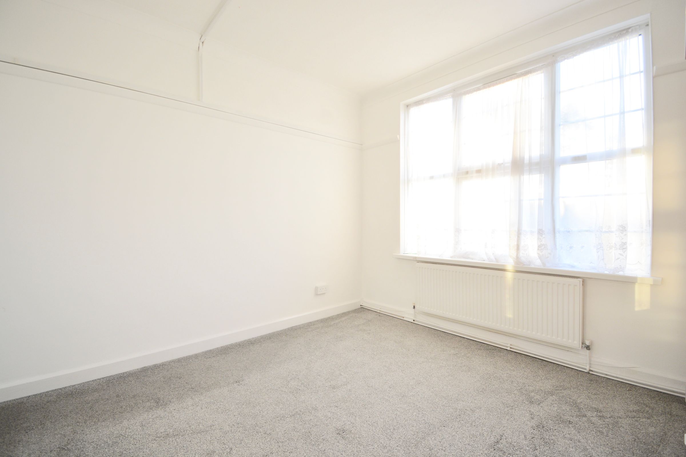 2 bed flat to rent in Burnt Ash Hill, Lewisham SE12 - Zoopla