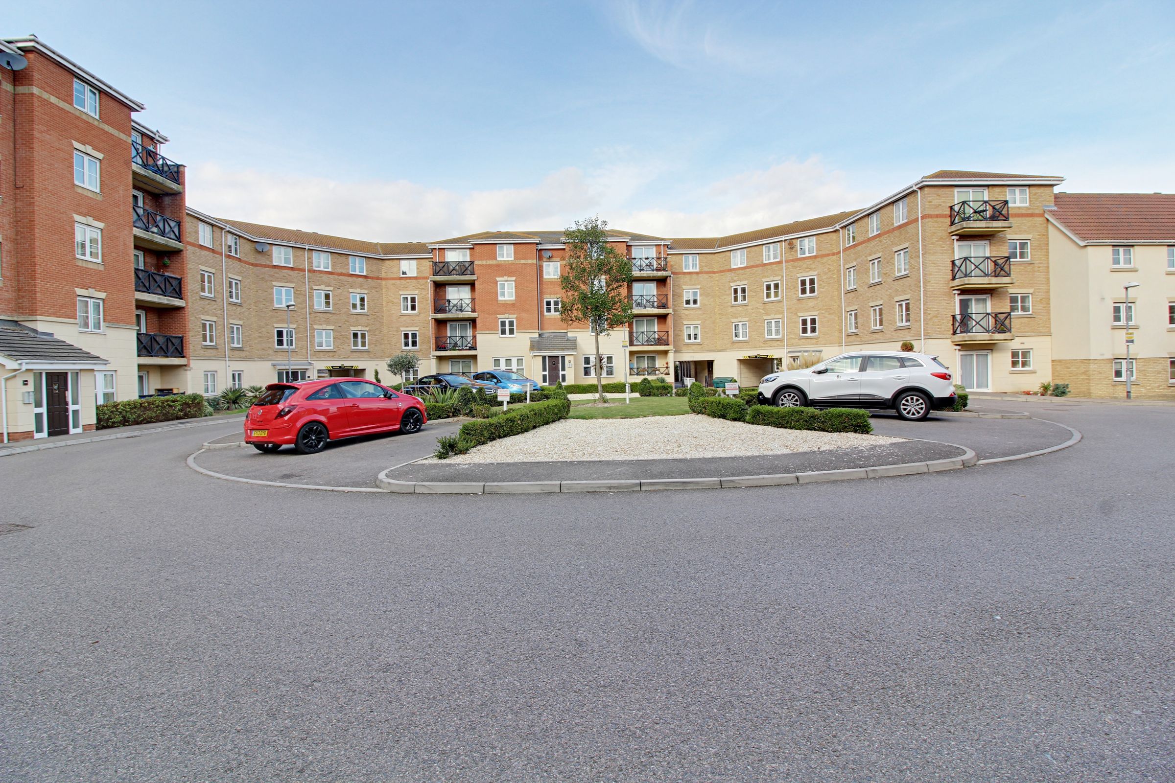 2 bed flat to rent in Retort Close, SouthendOnSea SS1 Zoopla