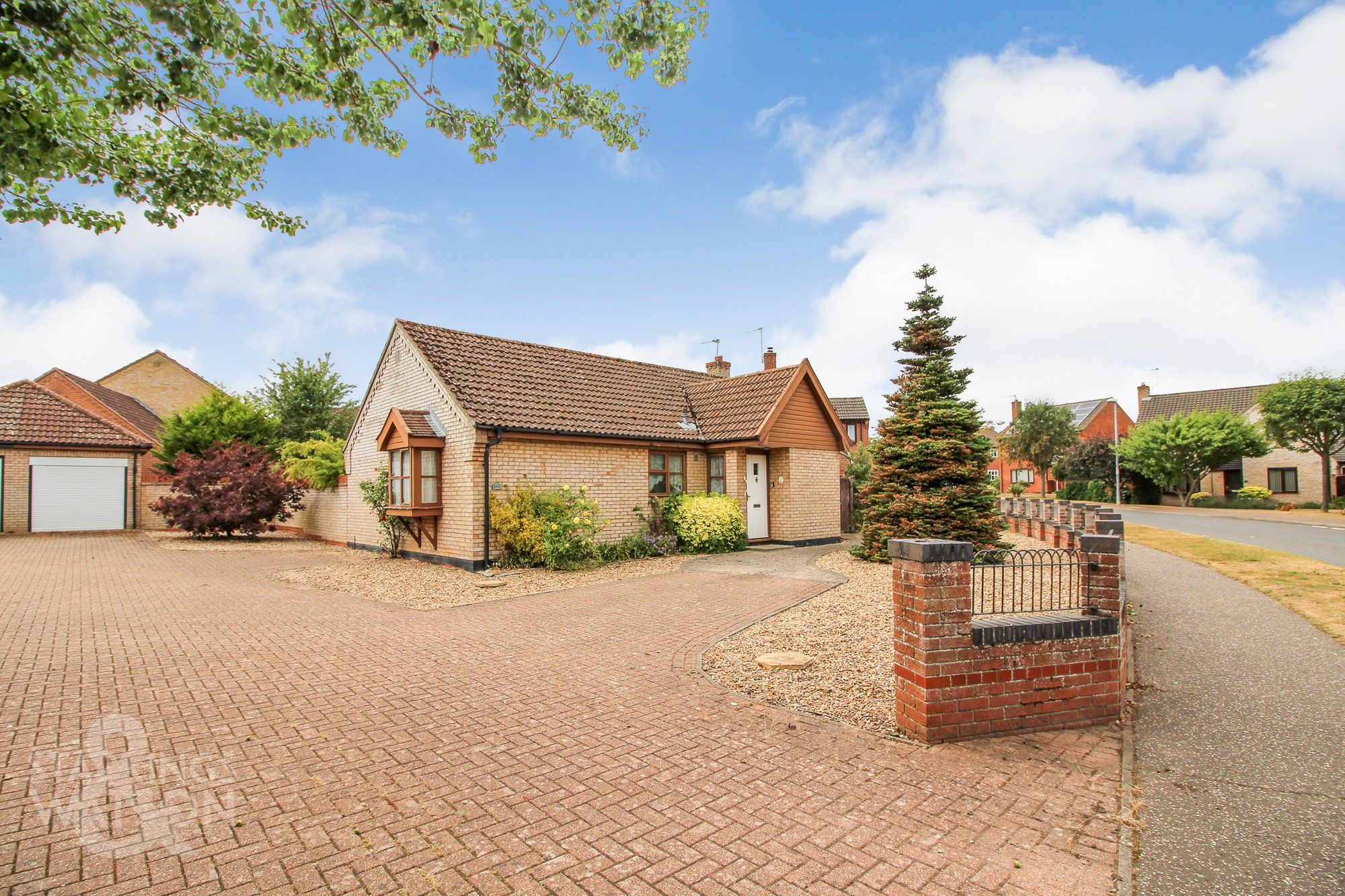 3 bed detached bungalow for sale in Filbert Road, Loddon, Norwich NR14