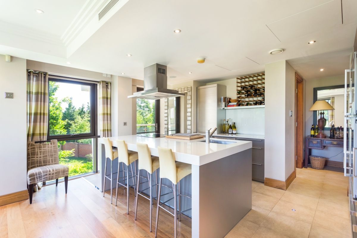 3 bed flat to rent in Charters Road, Sunningdale, Ascot SL5 Zoopla