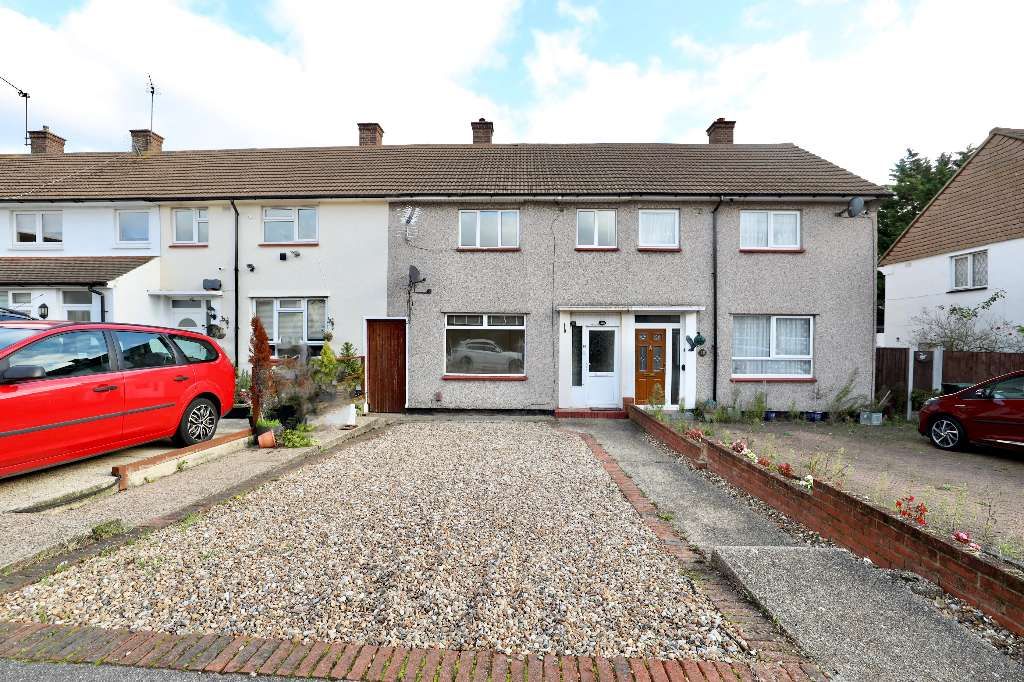 3 bed terraced house for sale in Torrington Gardens, Loughton IG10 Zoopla