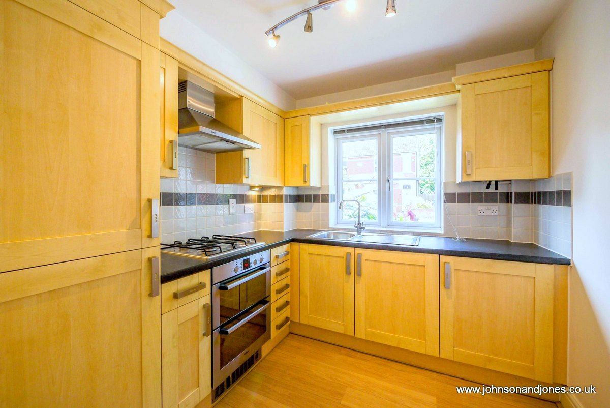 2 bed flat for sale in Bourne Place, Chertsey KT16 Zoopla