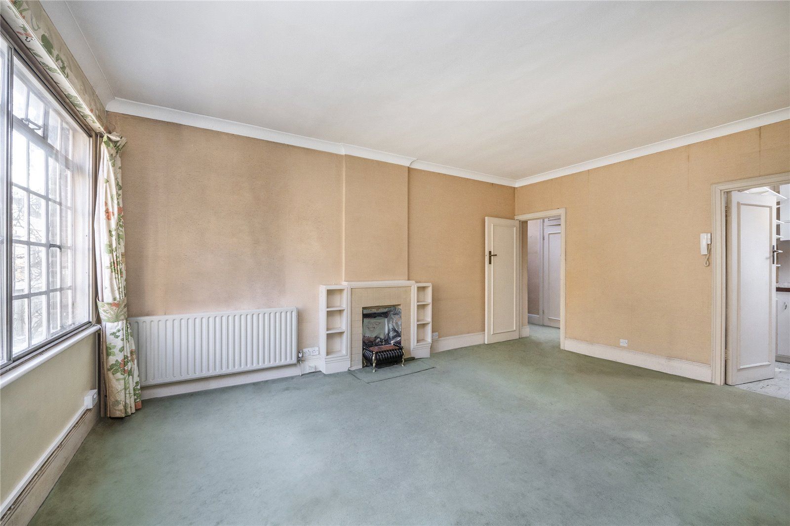 2 bed mews house for sale in Connaught Close, Connaught Village, London