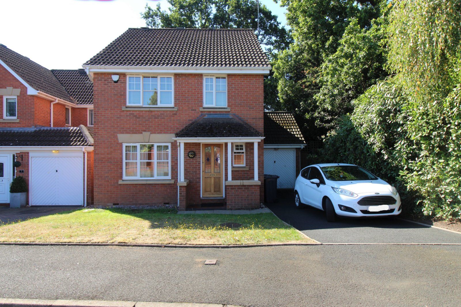 4 bed detached house for sale in Kingfisher Close, Birmingham, West