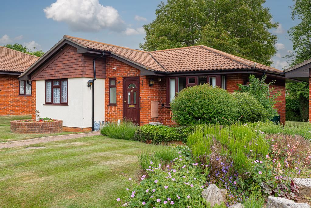 2 bed detached bungalow for sale in Oakmead Green, Epsom KT18 Zoopla