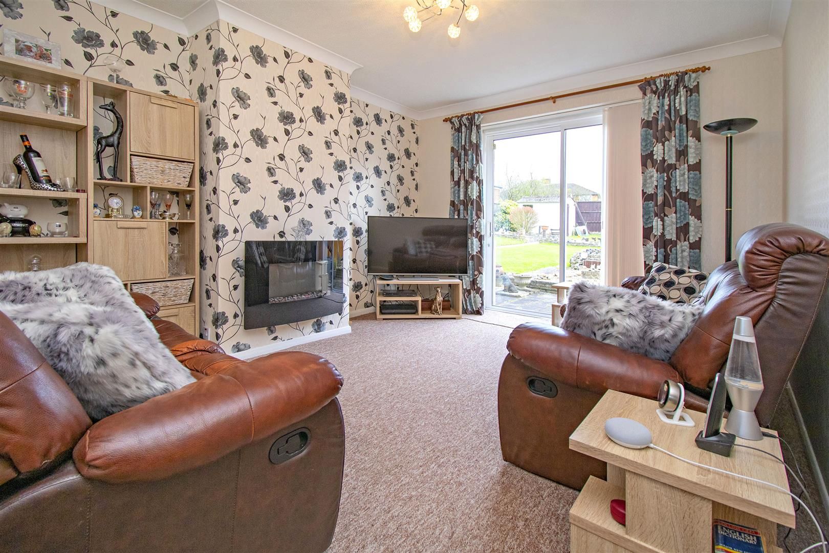 3 bed semidetached house for sale in Gateshead Road, Borehamwood WD6