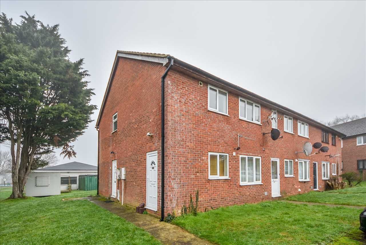 1 bed flat to rent in Guillemot Lane, Wellingborough NN8 Zoopla