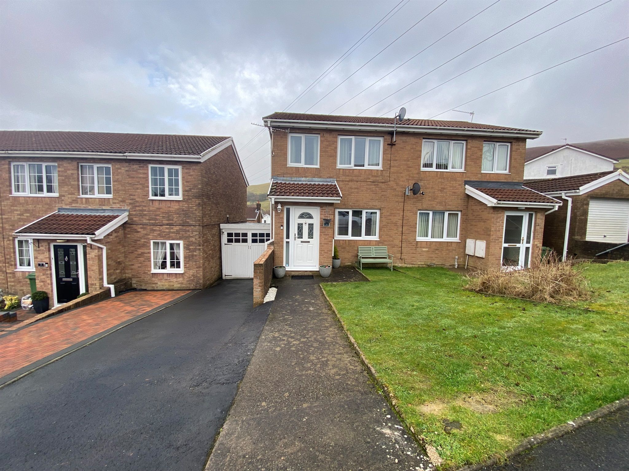 3 bed semidetached house for sale in Ffordd Taliesin, Cilfynydd