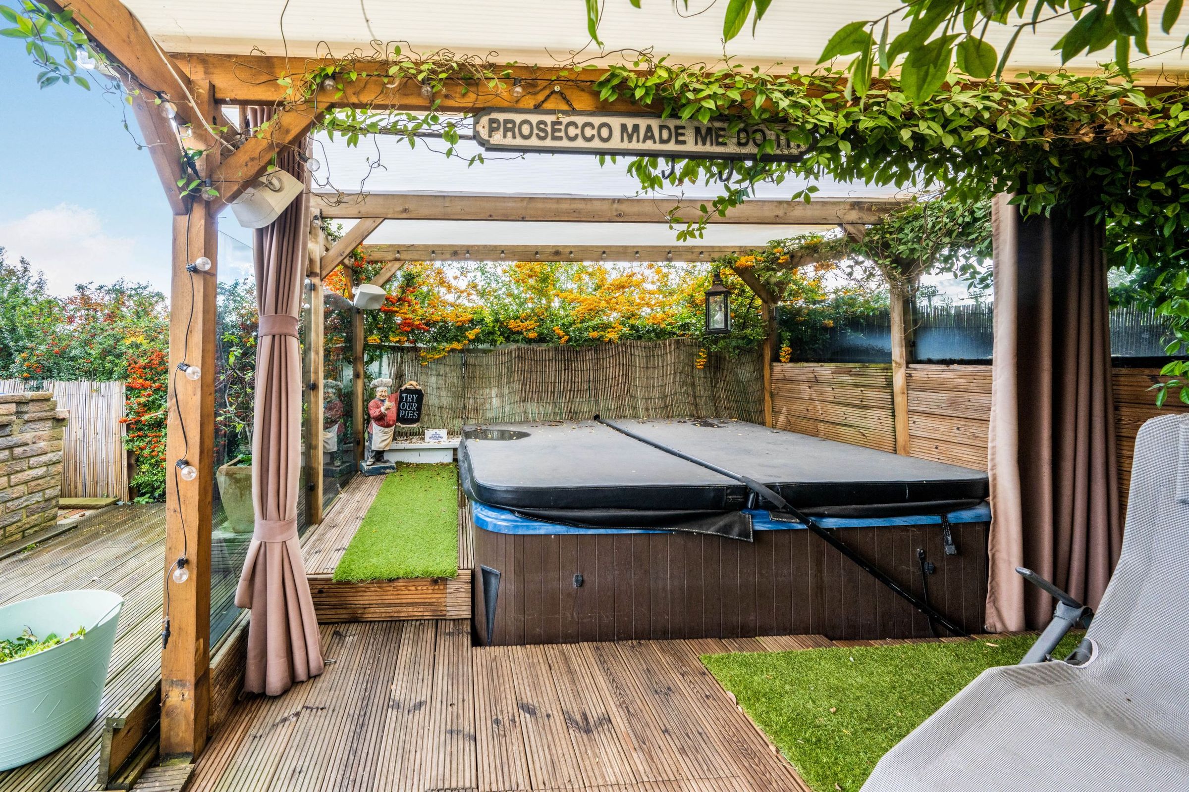 4 bed bungalow for sale in Sundon Road, Chalton, Luton LU4 Zoopla