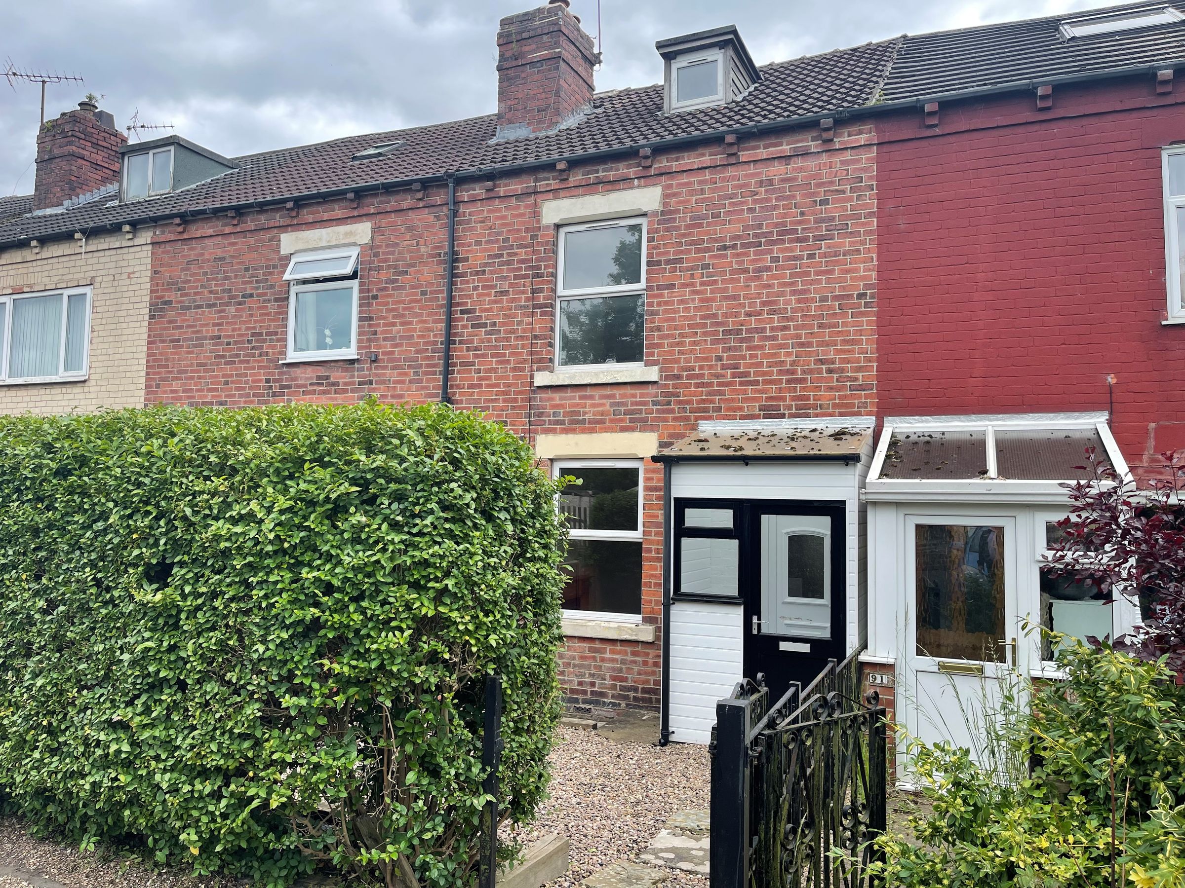 3 bed terraced house for sale in Hollinhurst, Allerton Bywater