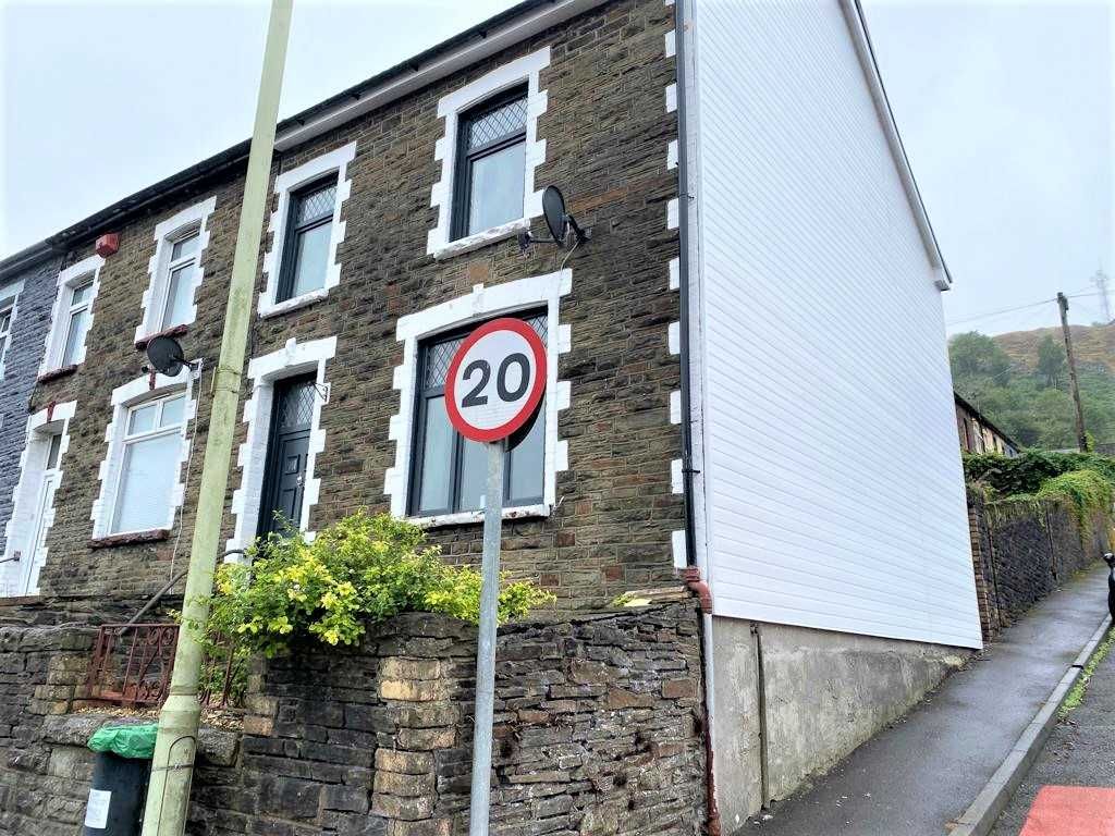 4 bed terraced house for sale in Brewery Street, Pontygwaith, Ferndale