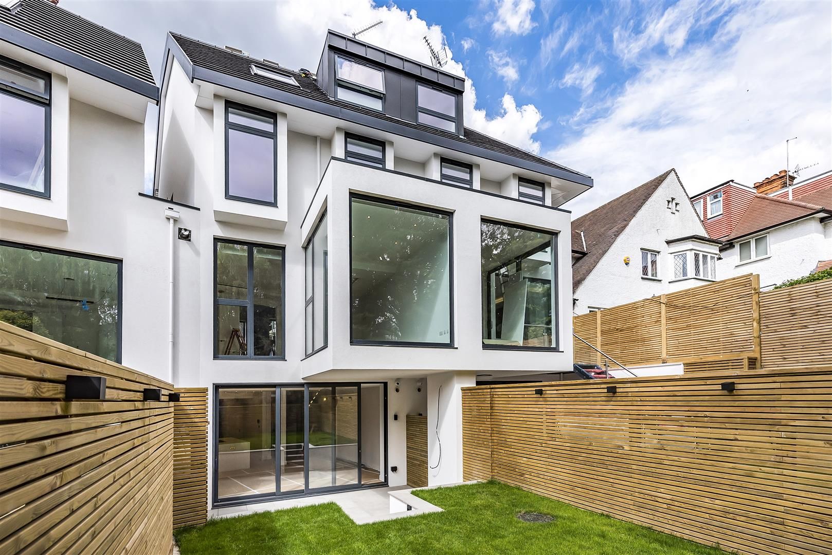 Wycombe Gardens, Golders Green NW11