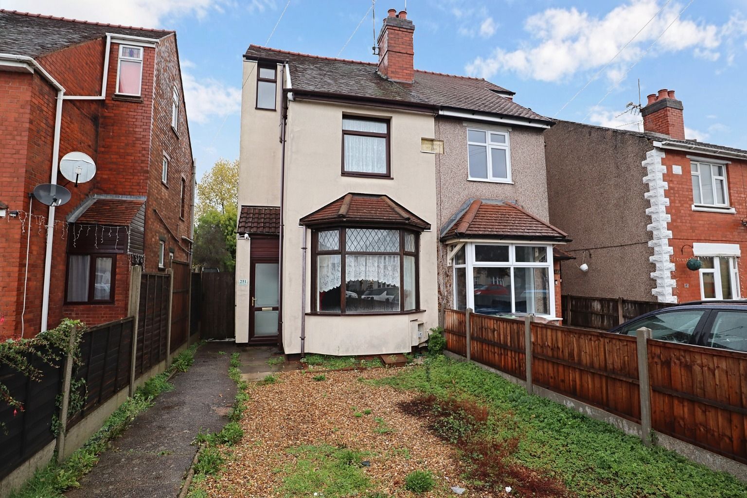 4 bed semidetached house for sale in Newtown Road, Bedworth