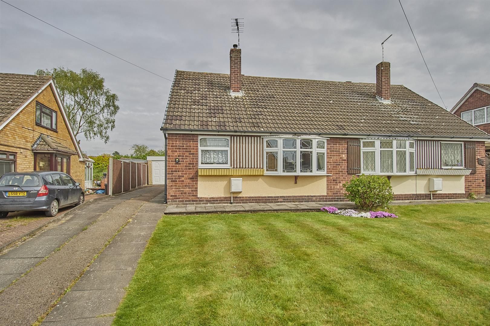 3 bed semidetached bungalow for sale in Boyslade Road, Burbage