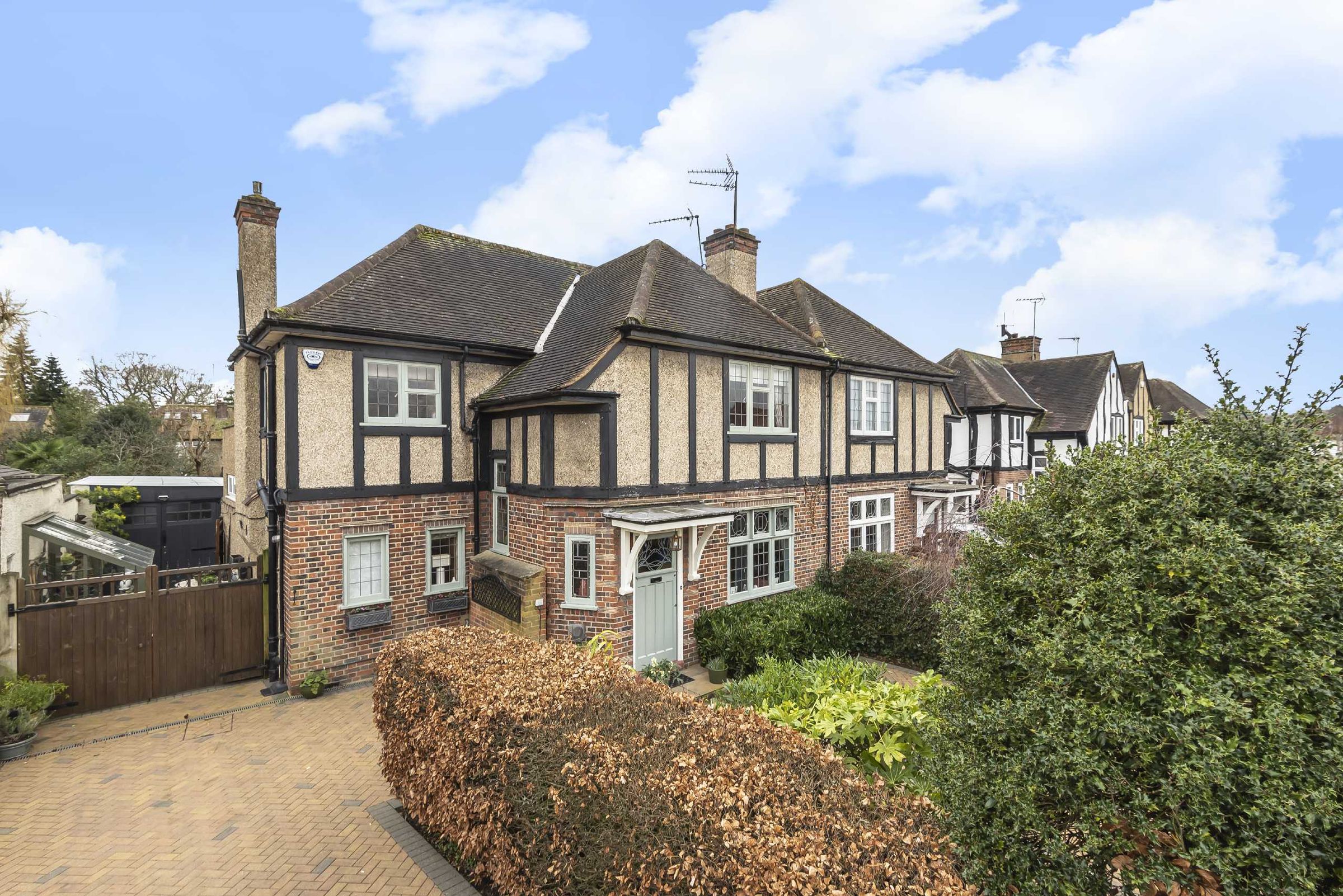 3 bed detached house for sale in Gloucester Road, New