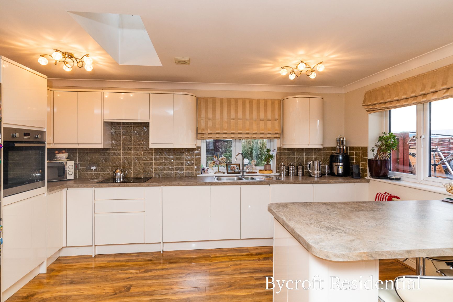 2 bed detached bungalow for sale in The Glebe, Hemsby, Great Yarmouth