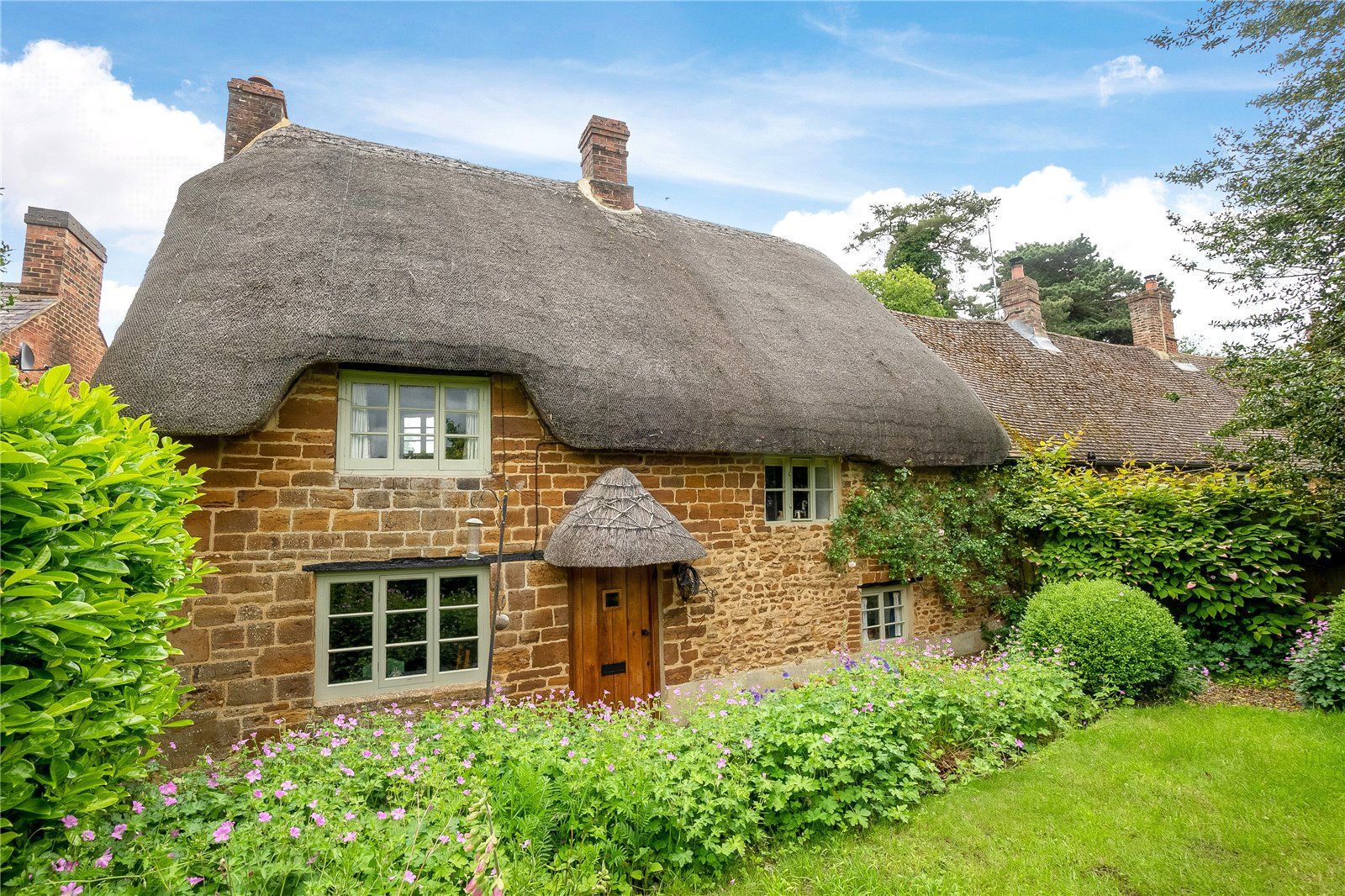 2 bed end terrace house for sale in Wardington, Banbury, Oxfordshire