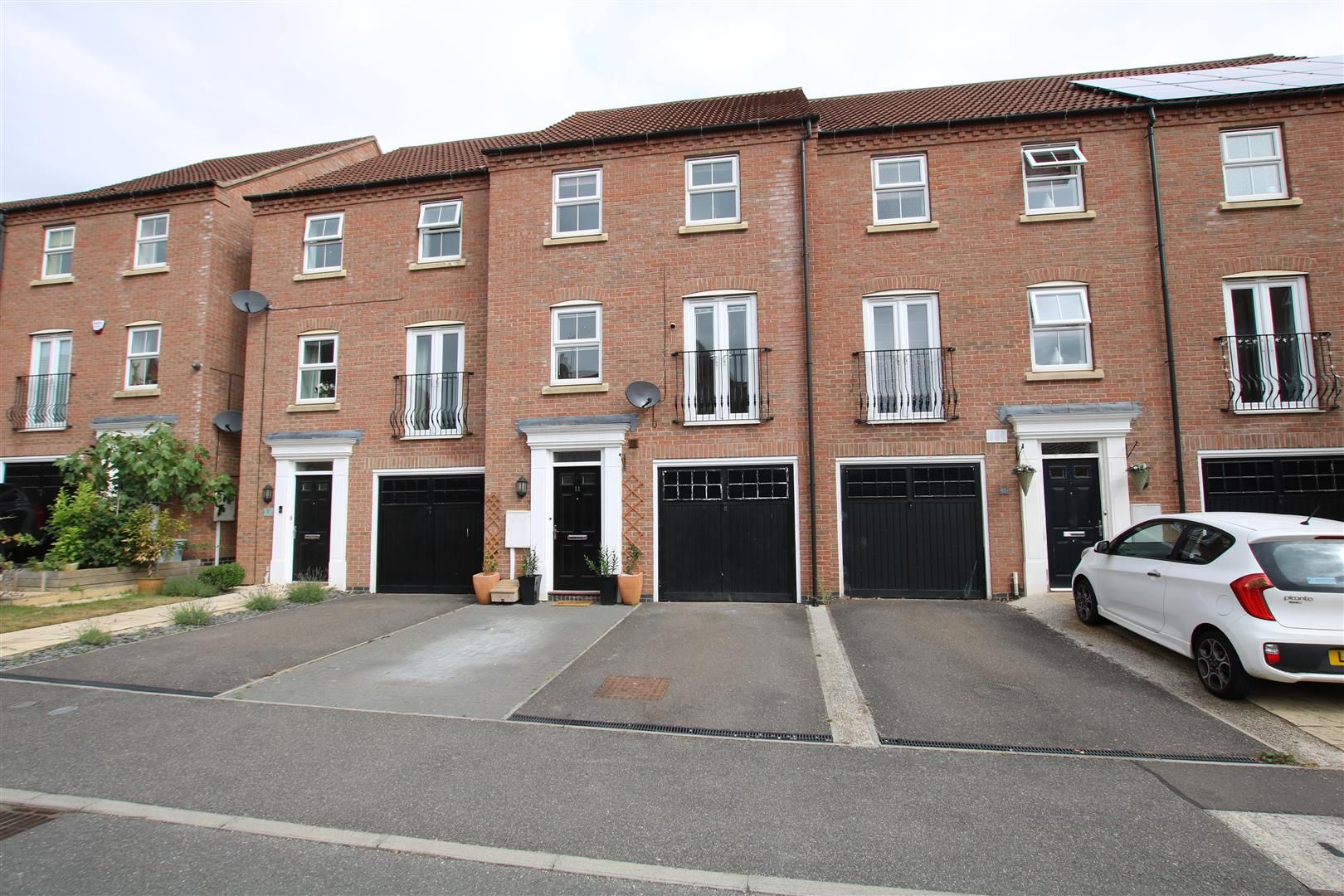 4 bed town house for sale in Pentland Drive, Greylees, Sleaford NG34