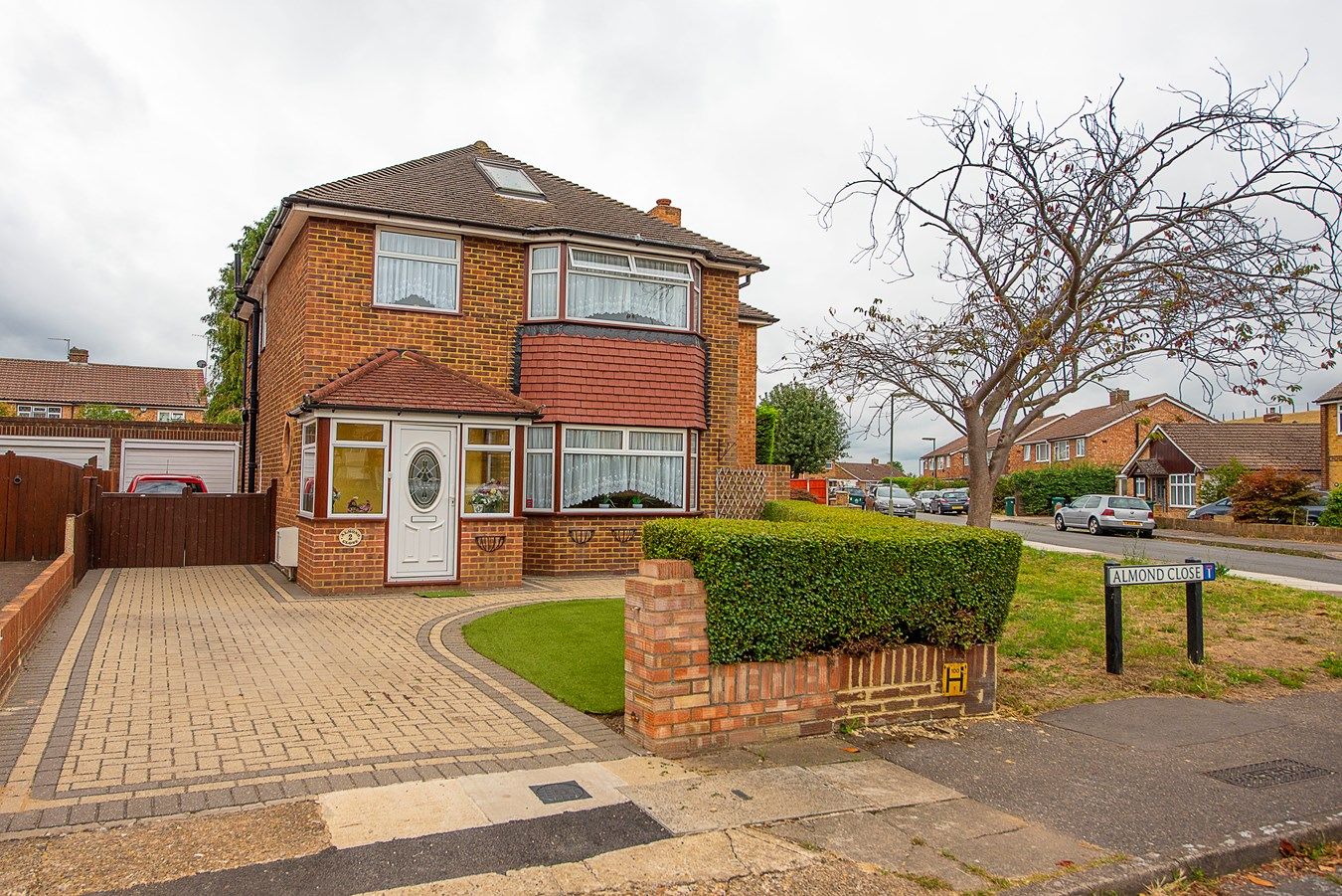 4 bed detached house for sale in Almond Close, Shepperton TW17 Zoopla