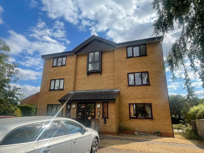 2 bed flat for sale in Ullswater, Stukeley Meadows, Huntingdon. PE29
