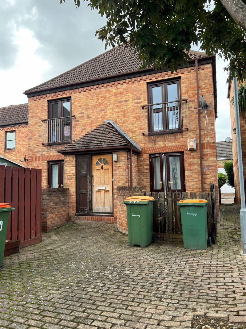 2 bed flat to rent in Fleetwood Court, Evelyn Denington Road, London E6