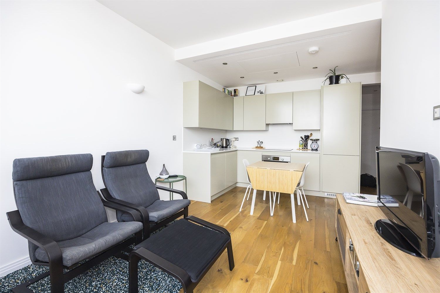 1 bed flat for sale in Western Avenue, Perivale, Greenford UB6 Zoopla