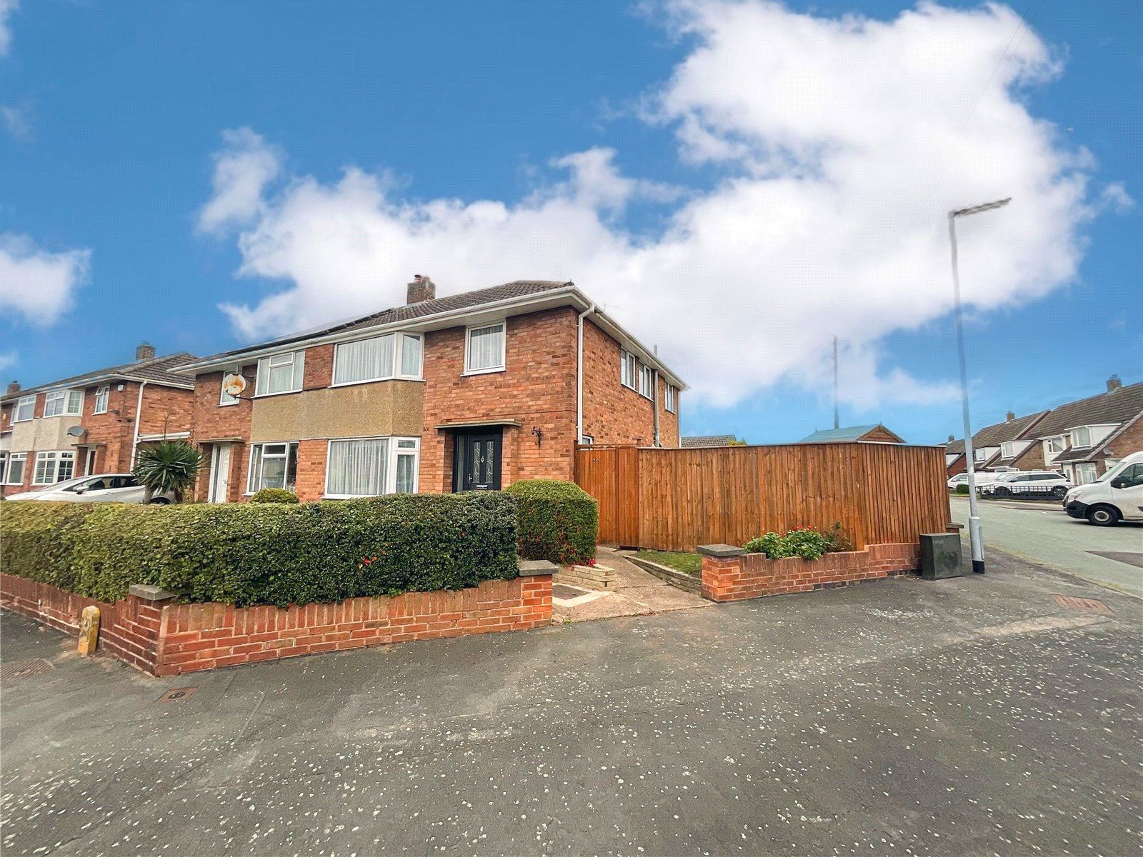 4 bed semidetached house for sale in Warwick Road, Tamworth