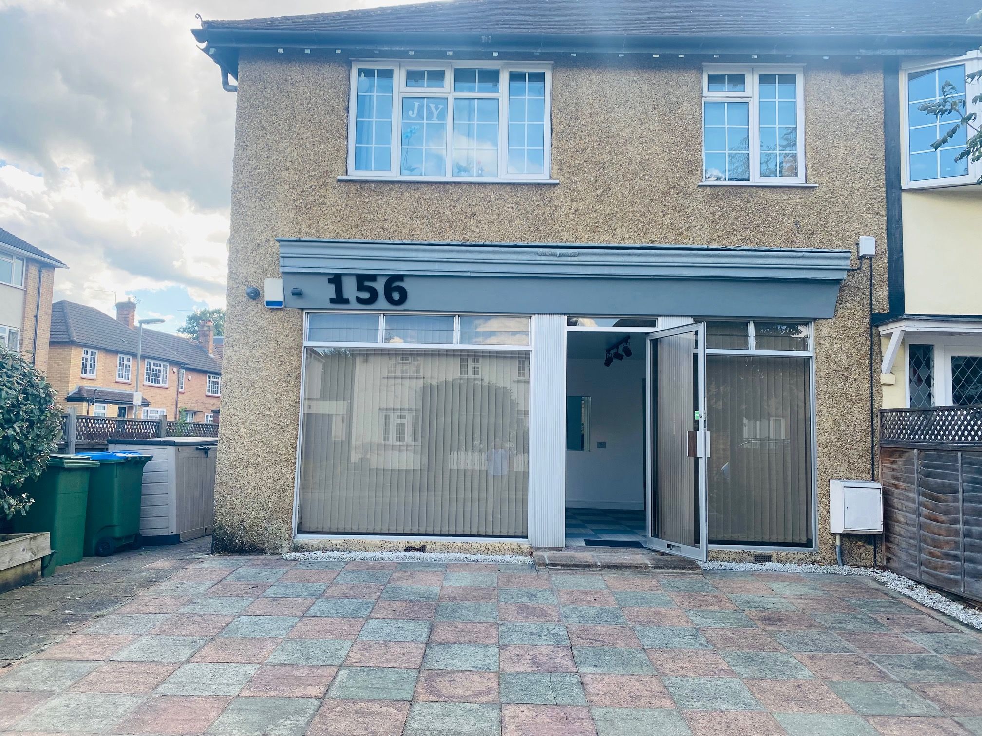 Retail premises to let in Hersham Road, Hersham KT12 Zoopla