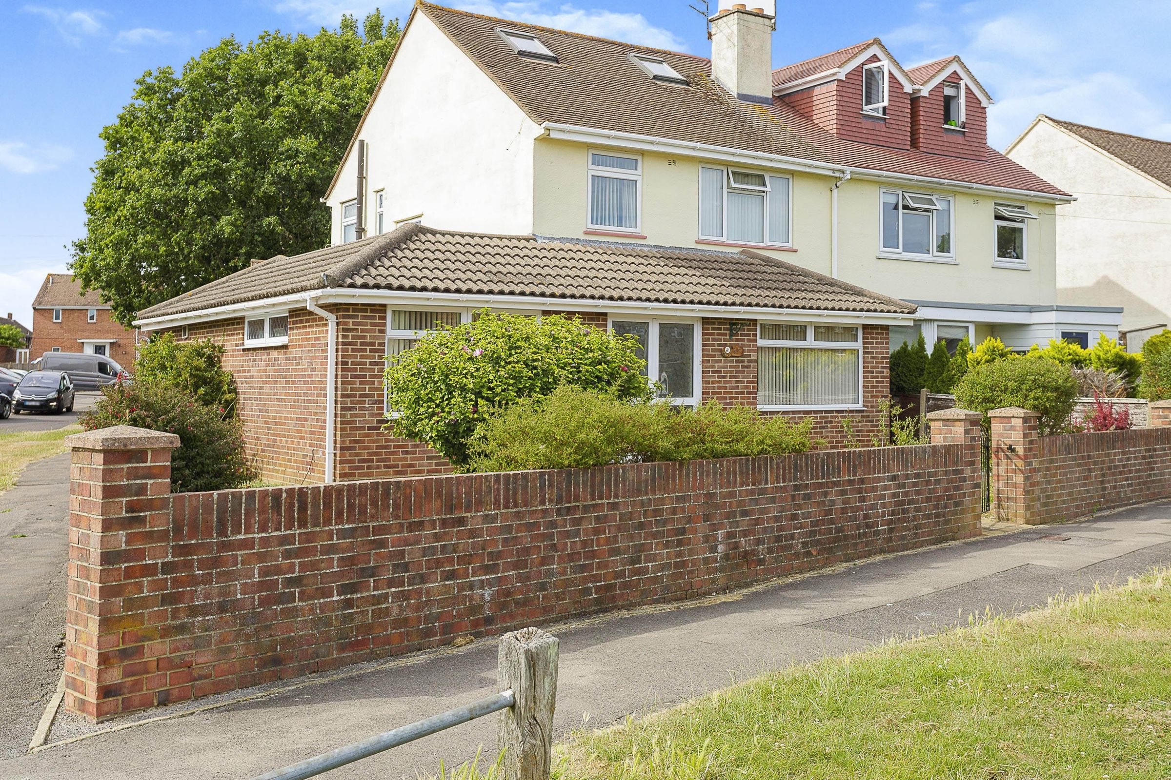 4 bed semidetached house for sale in Bramdean Drive, Havant PO9 Zoopla