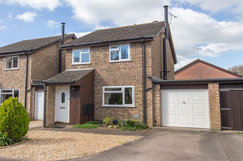 3 bed linkdetached house for sale in Woodpecker Drive, Marchwood