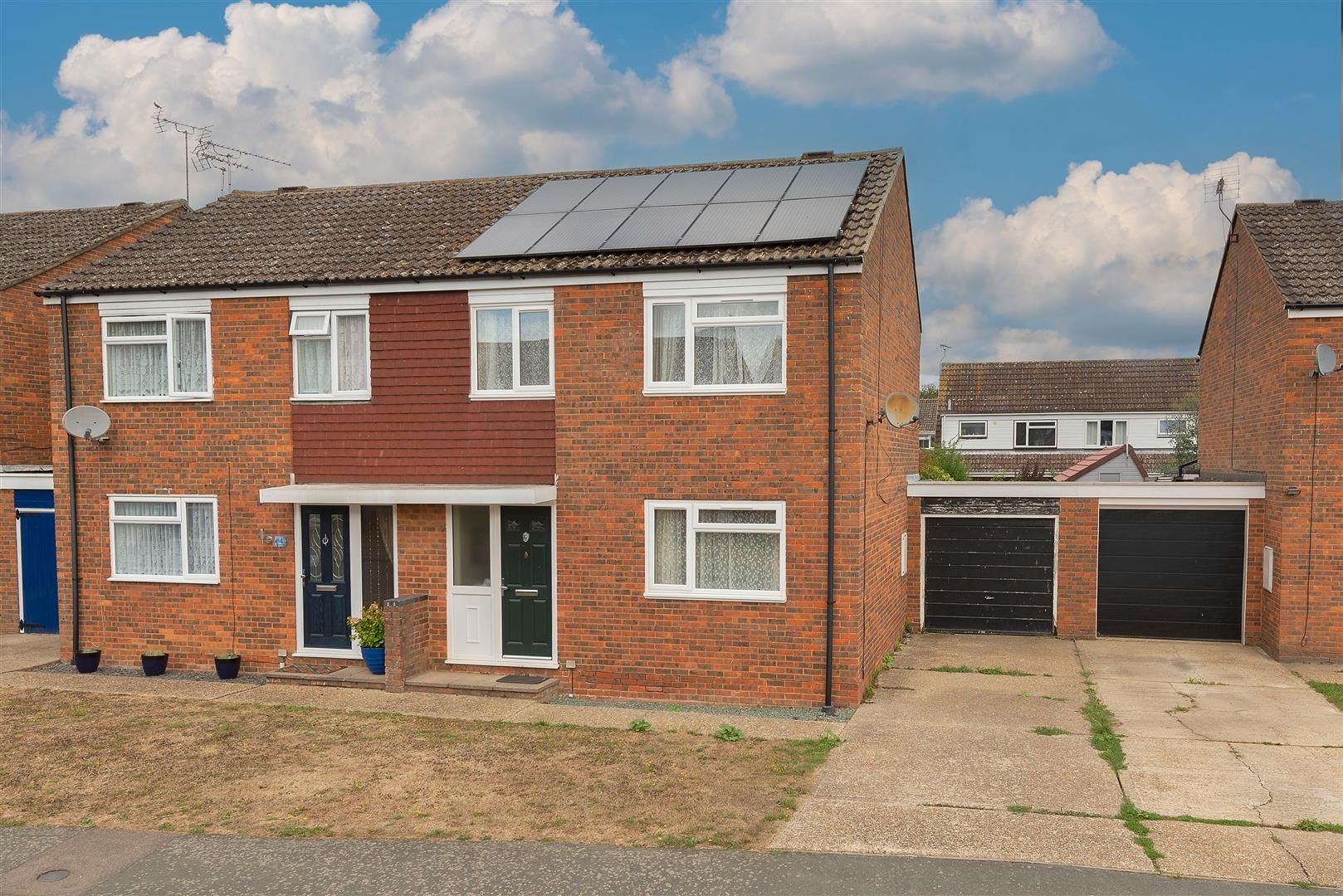 3 bed semidetached house for sale in Bullion Close, Paddock Wood