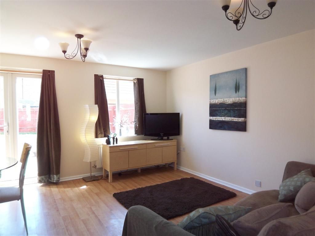 3 bed semidetached house to rent in Buckthorn Road, Hampton Hargate