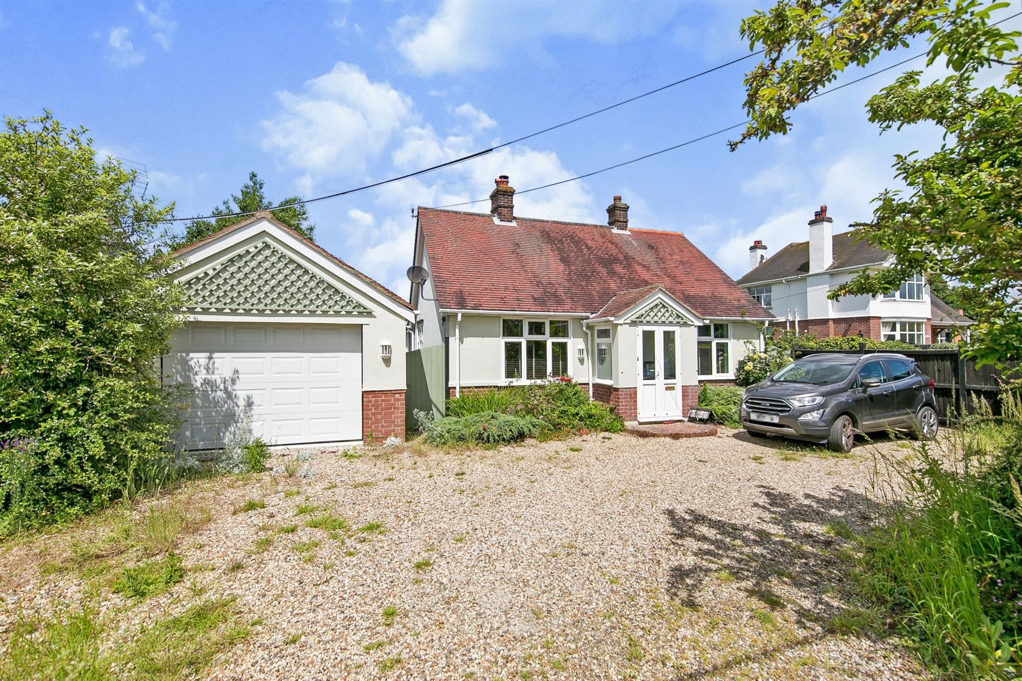 3 bed detached bungalow for sale in Harwich Road, Great Oakley, Harwich